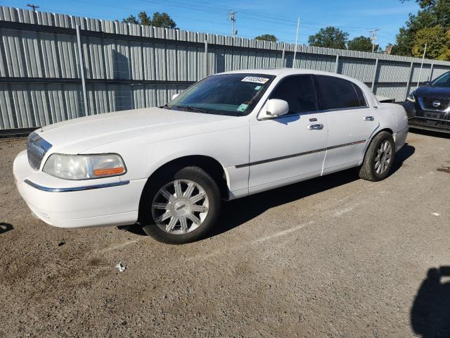 Global Auto Auctions: 2007 LINCOLN TOWN CAR S