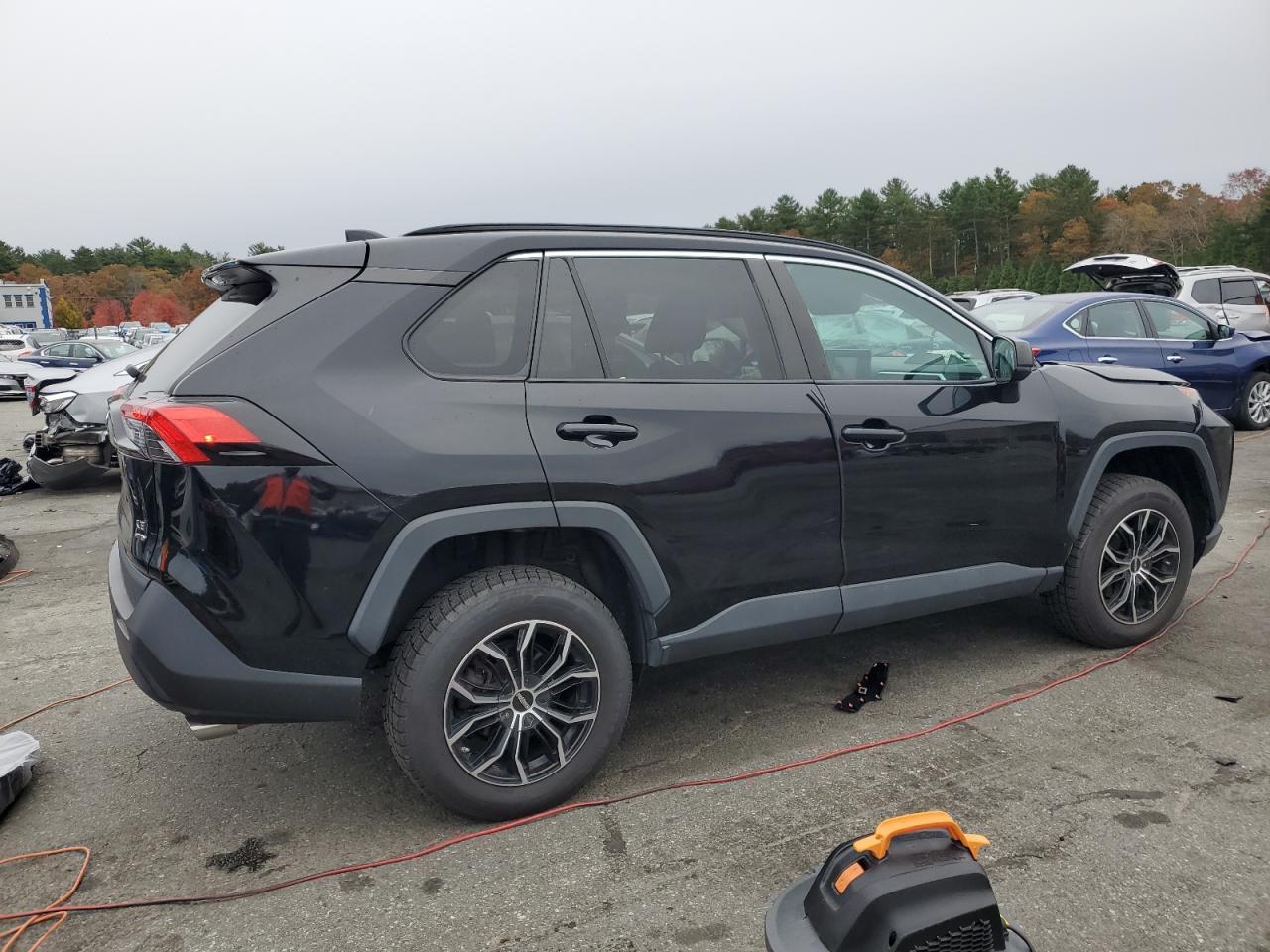 TOYOTA RAV4 LE