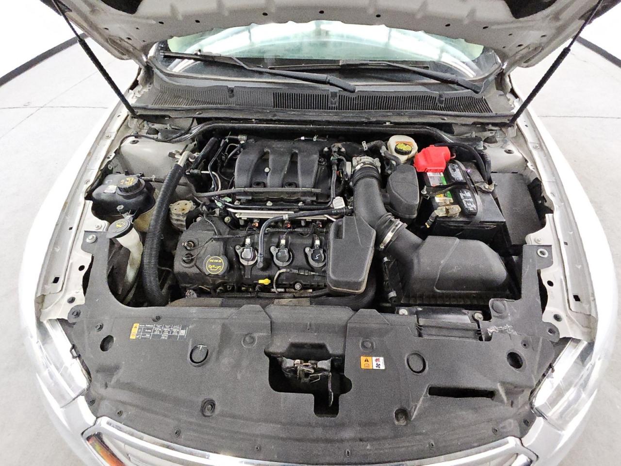 Lot #3312848088 2017 FORD TAURUS SE