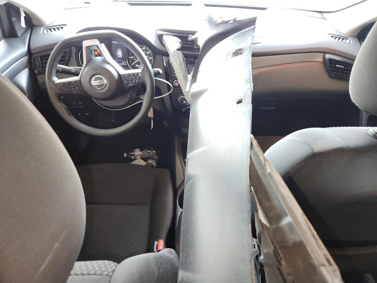 NISSAN ROGUE SPORT S