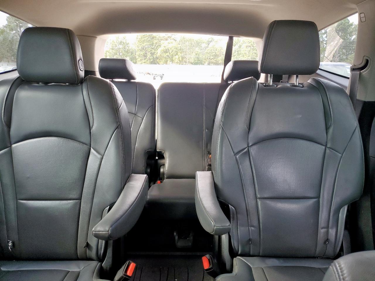 BUICK ENCLAVE ESSENCE