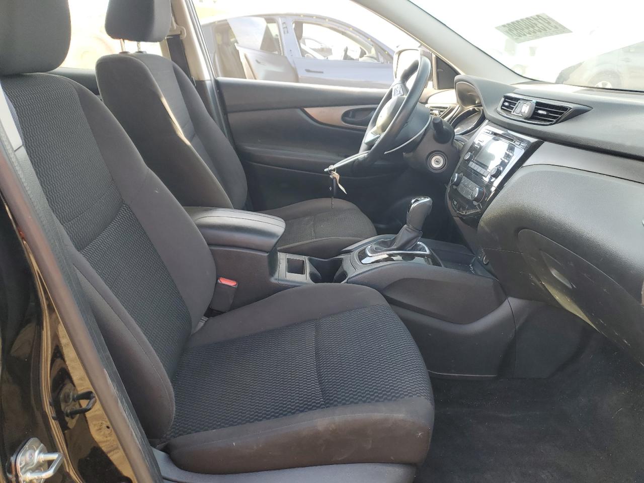 NISSAN ROGUE SPORT S