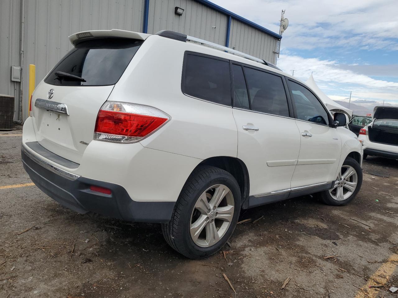 TOYOTA HIGHLANDER LIMITED