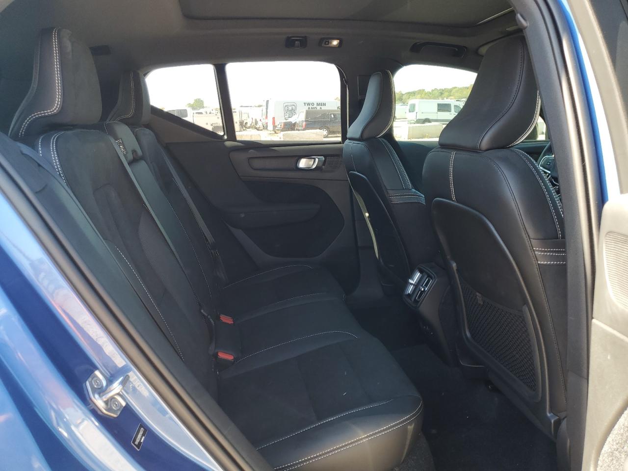 VOLVO XC40 T5 R-DESIGN