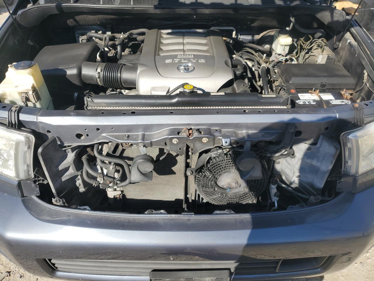 TOYOTA SEQUOIA PLATINUM