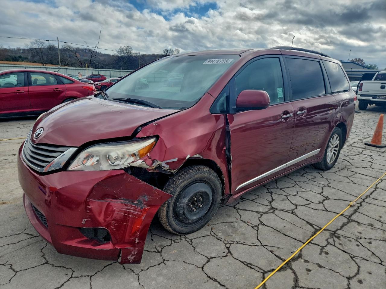TOYOTA SIENNA XLE