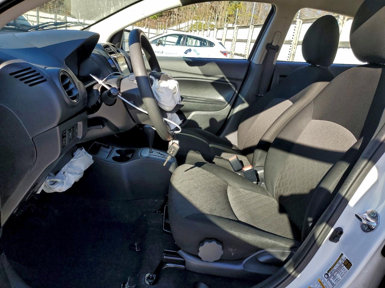 MITSUBISHI MIRAGE ES