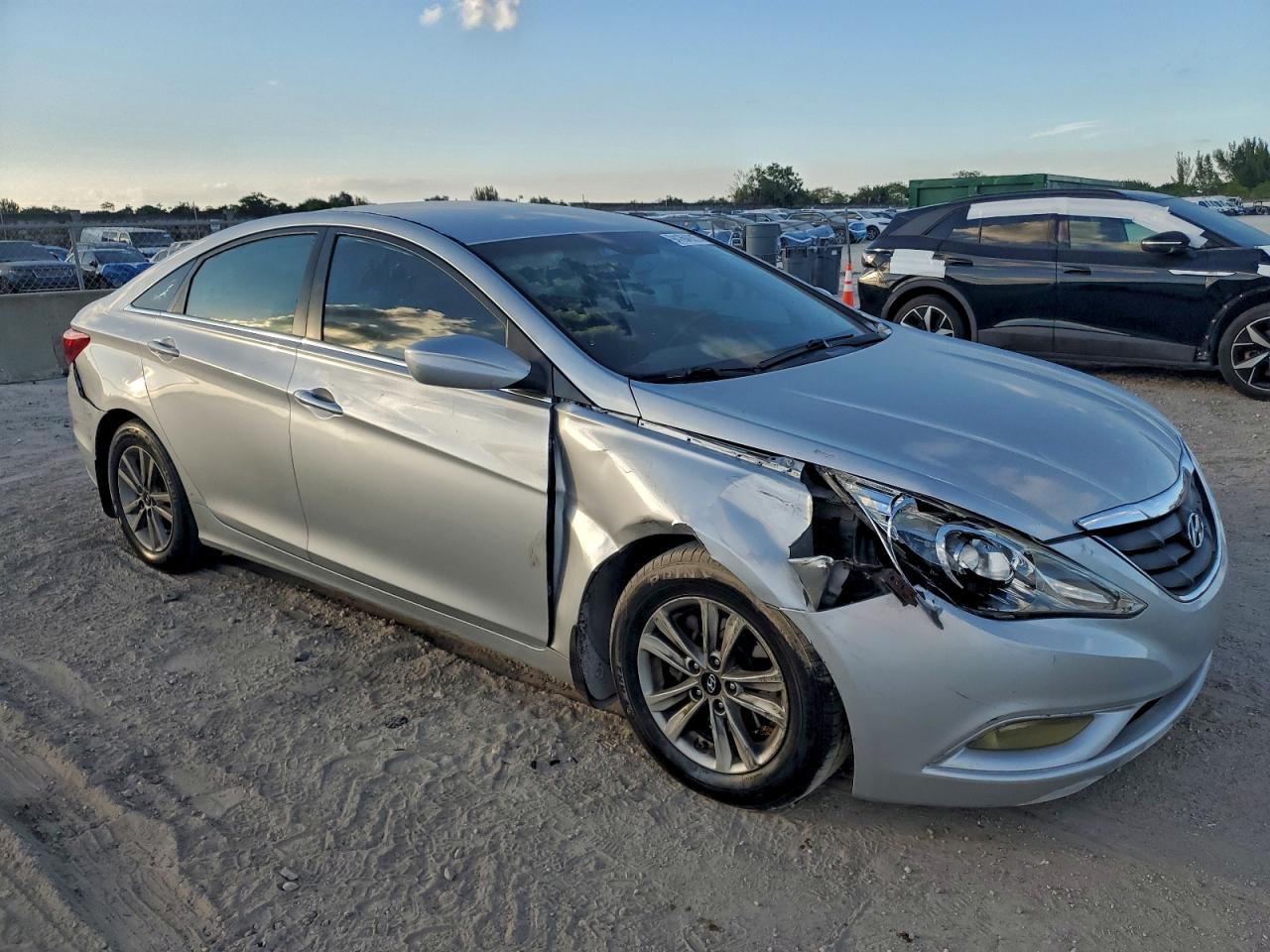 Lot #3302878923 2013 HYUNDAI SONATA GLS