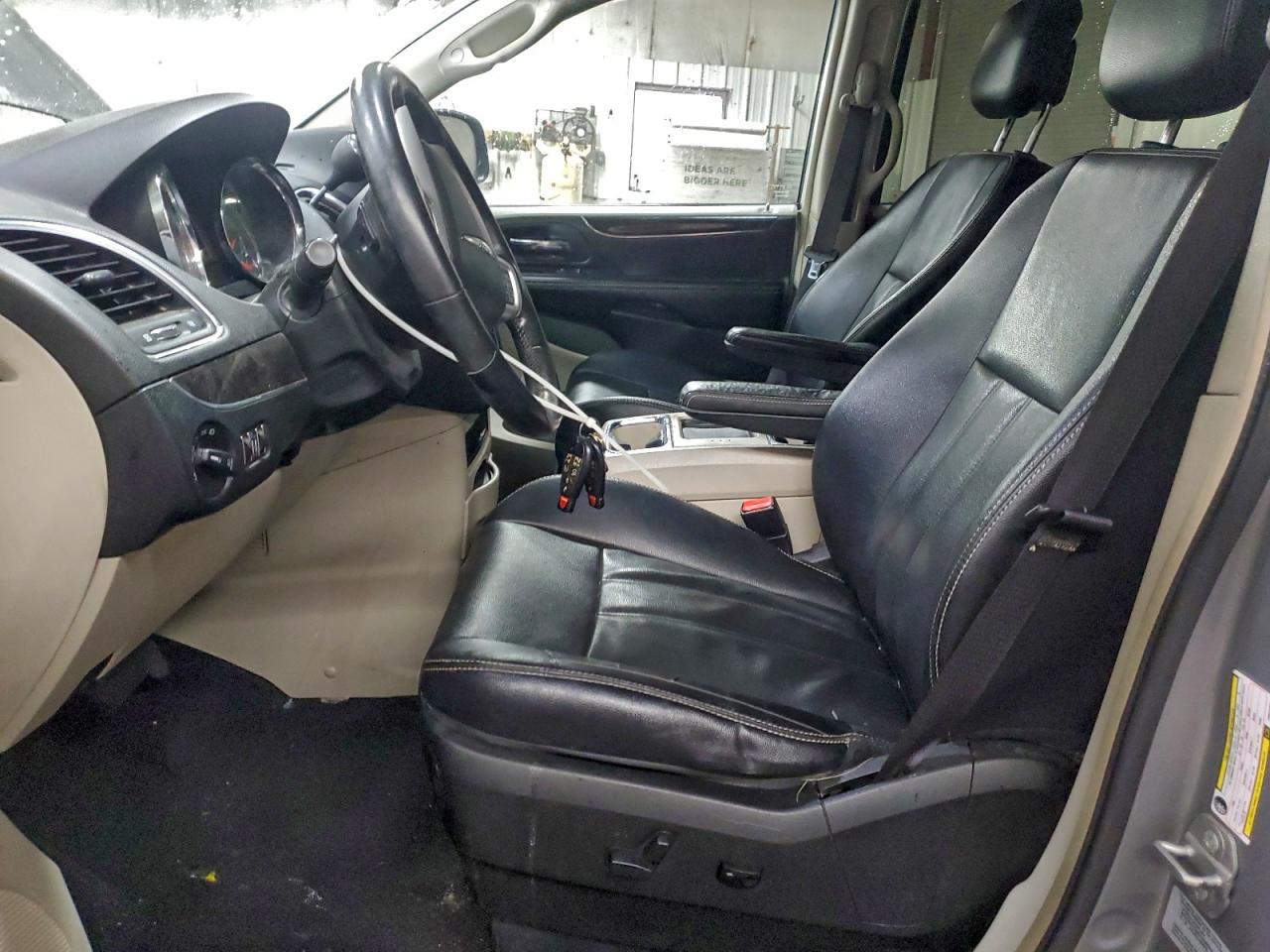 CHRYSLER TOWN & COUNTRY TOURING