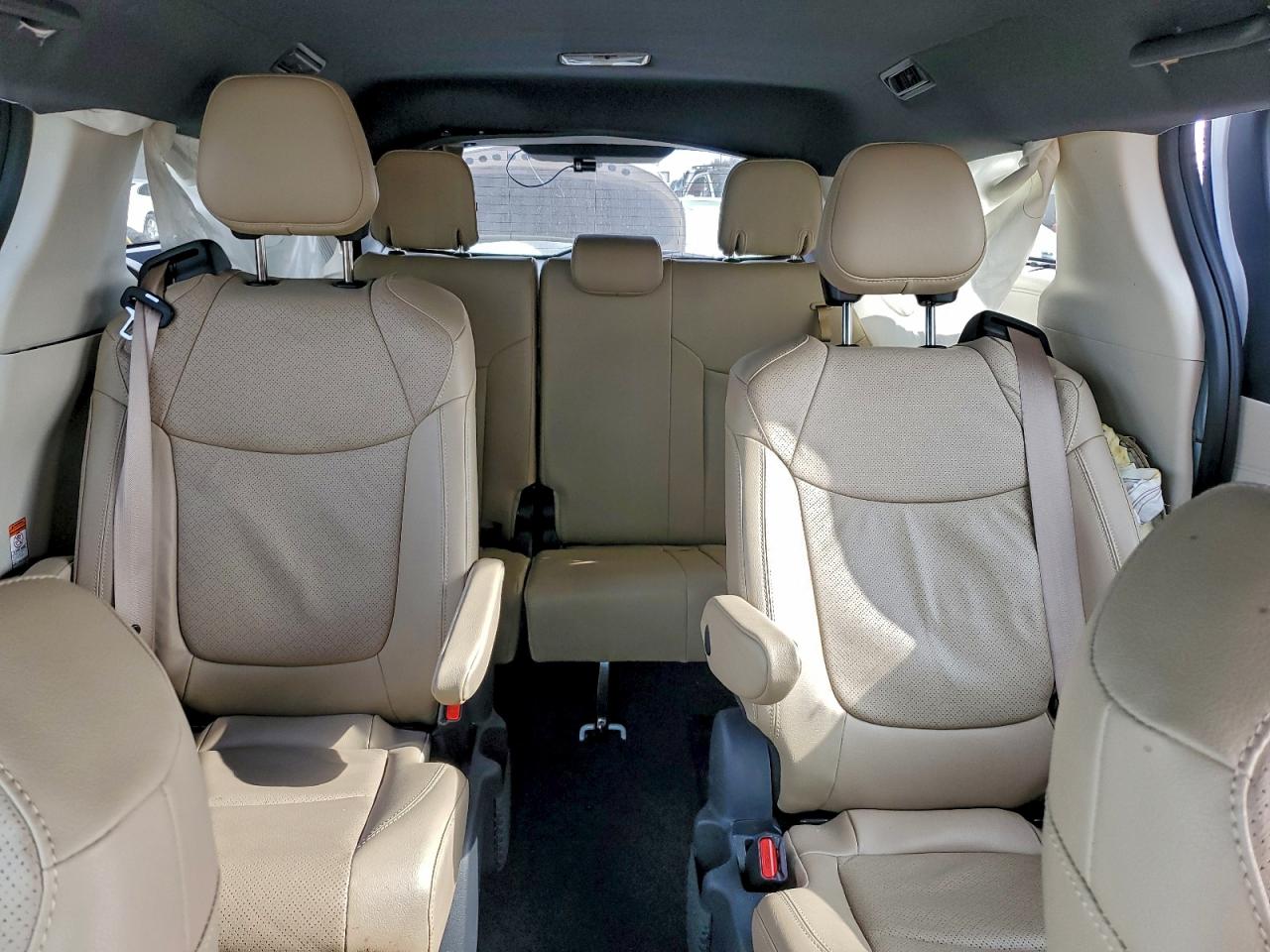 TOYOTA SIENNA LIMITED