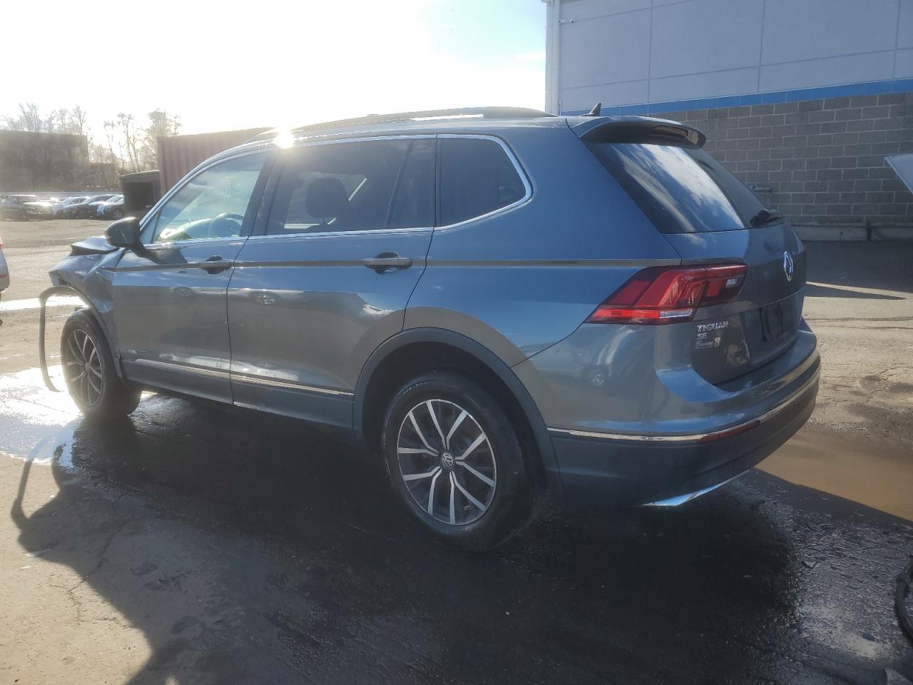Lot #3312423654 2021 VOLKSWAGEN TIGUAN SE