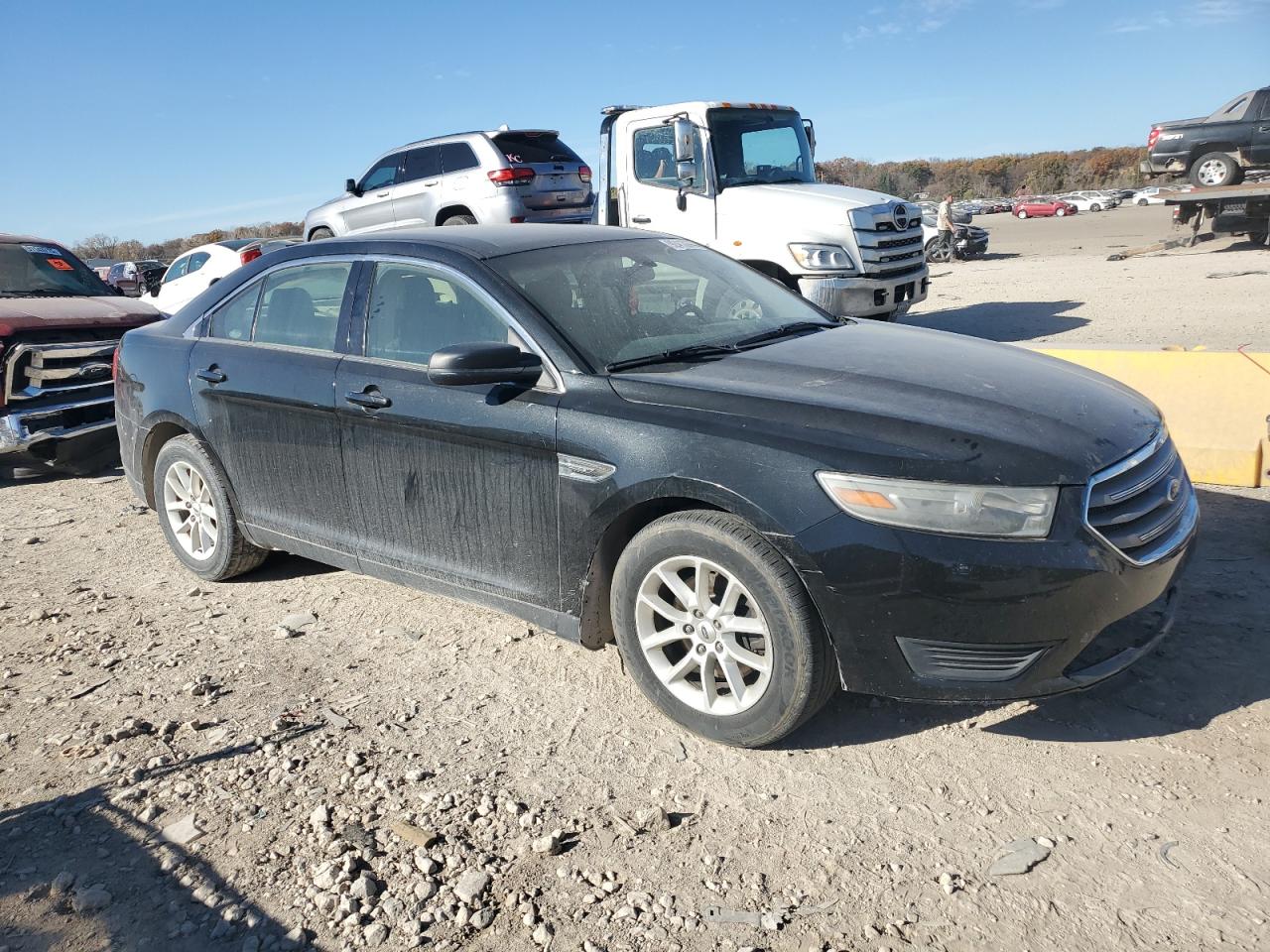 FORD TAURUS SE