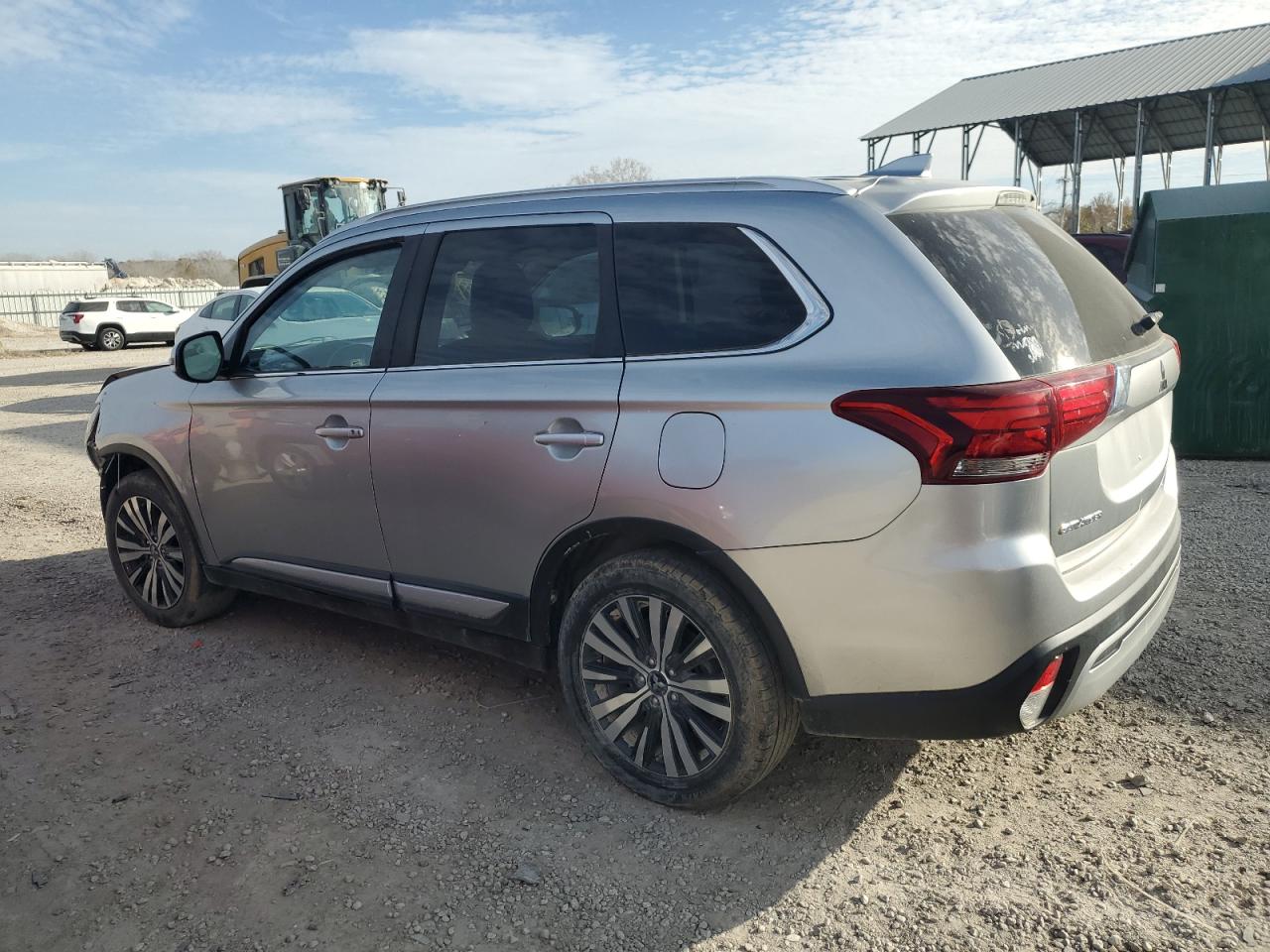 MITSUBISHI OUTLANDER SE