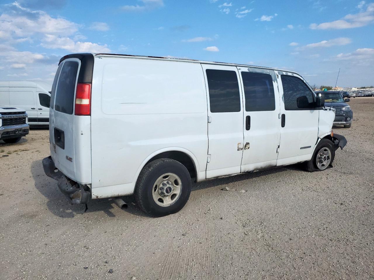 Lot #3298069169 2005 GMC SAVANA G25