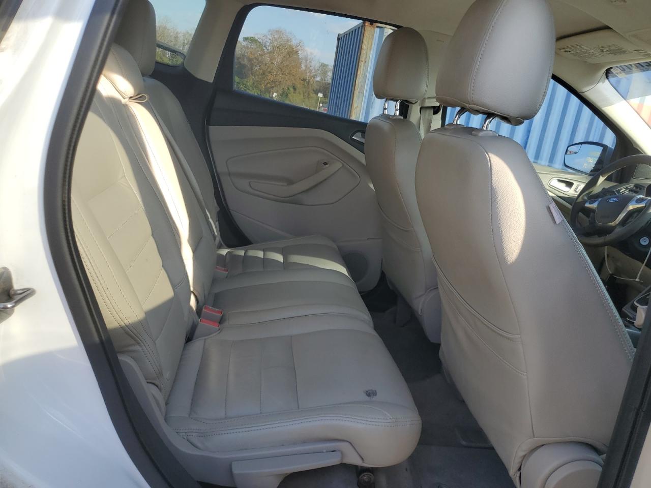 FORD ESCAPE SE