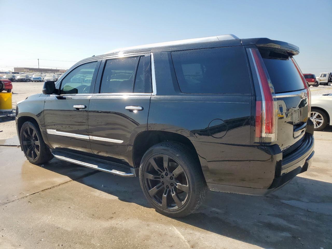 CADILLAC ESCALADE LUXURY