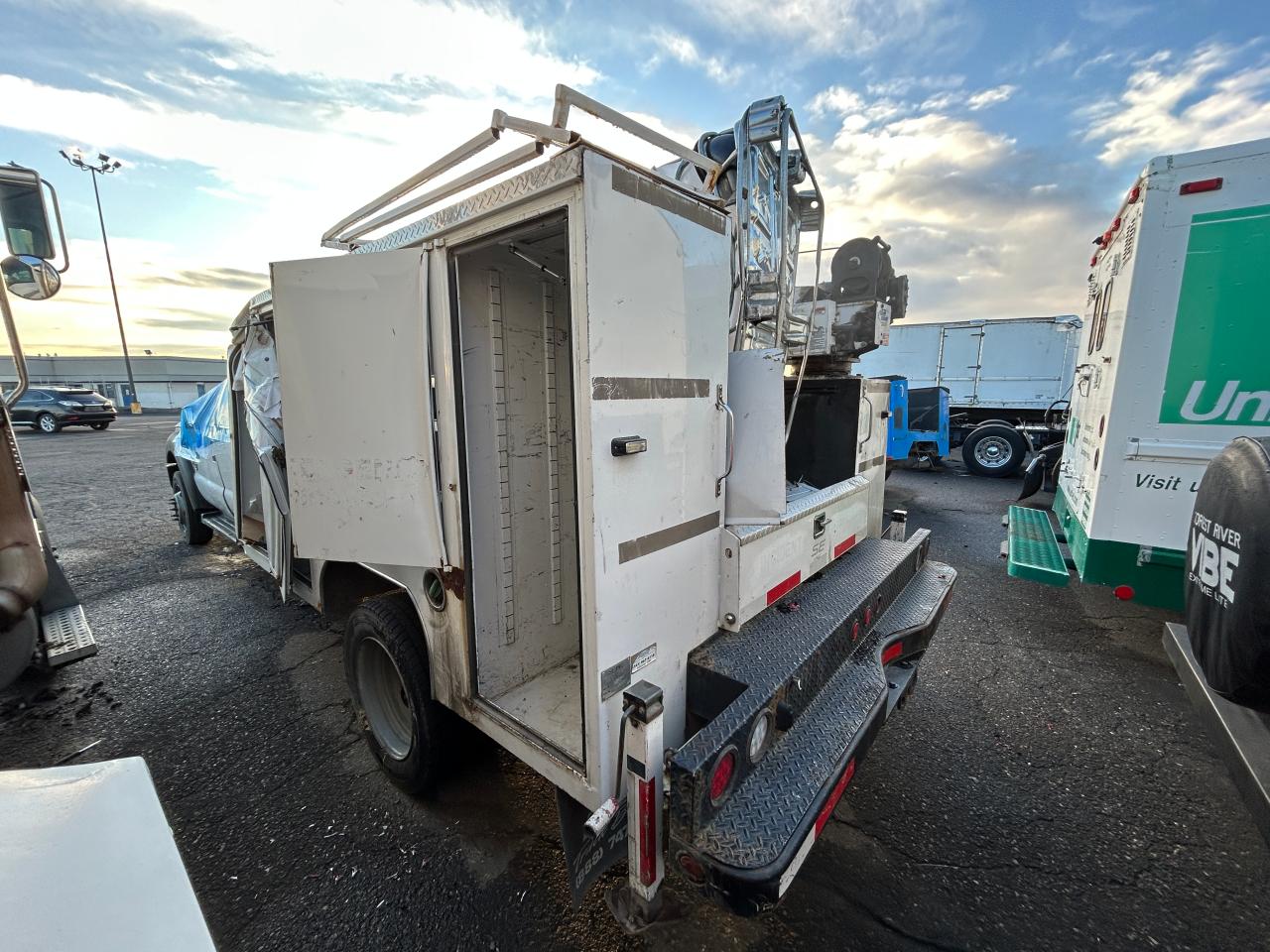 FORD F-550 SUPER DUTY