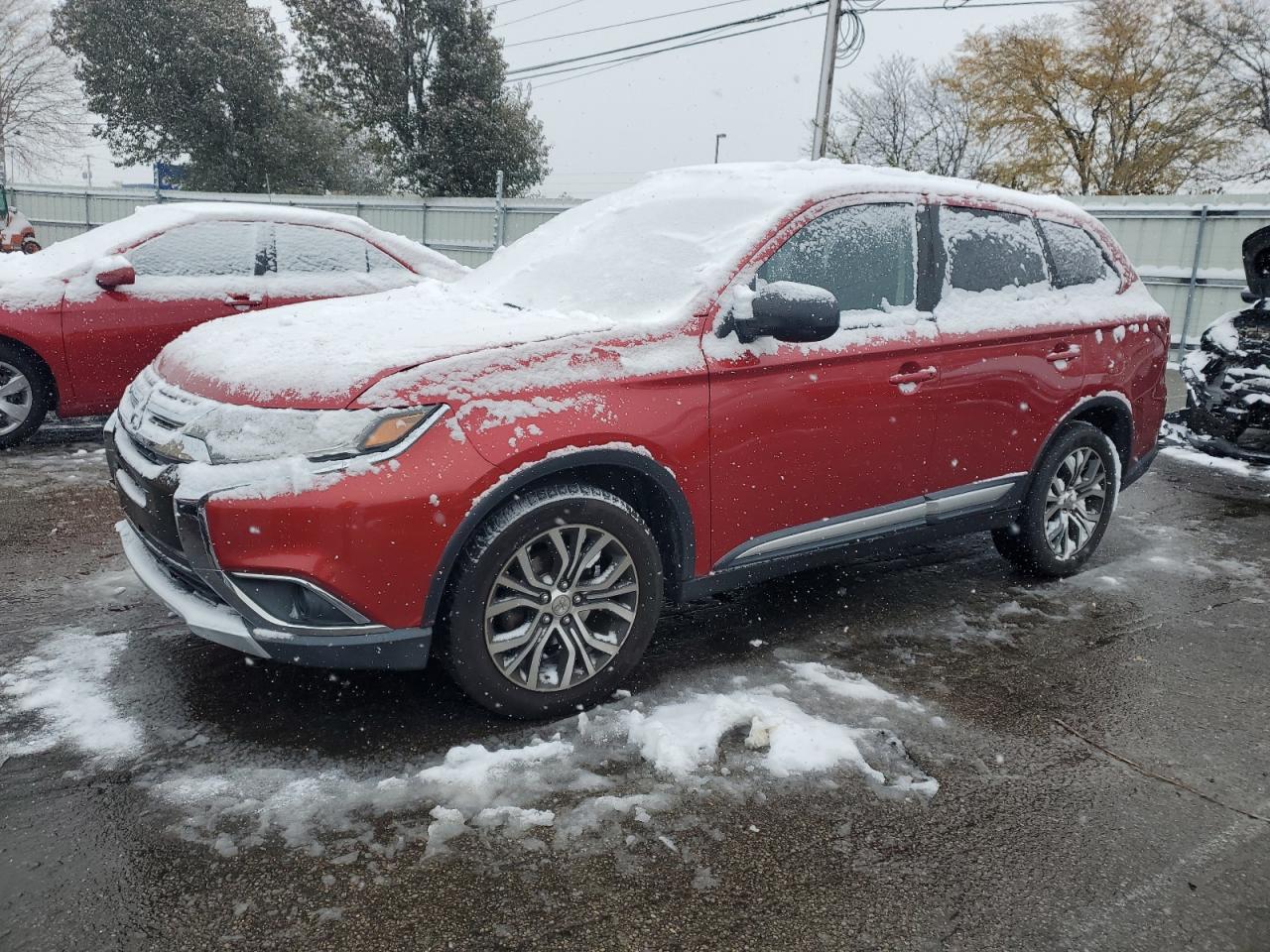 MITSUBISHI OUTLANDER SE