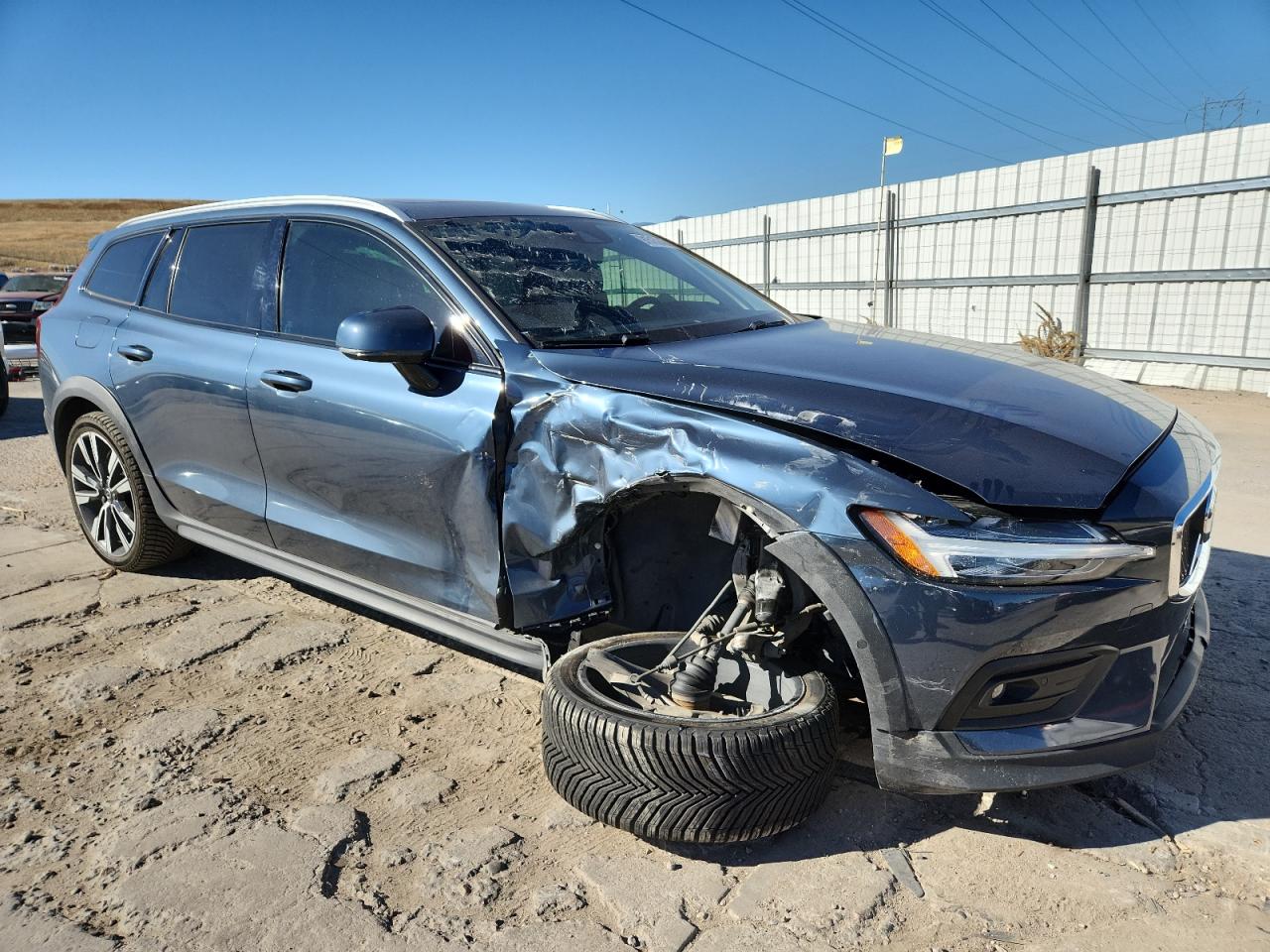 VOLVO V60 T5 MOMENTUM