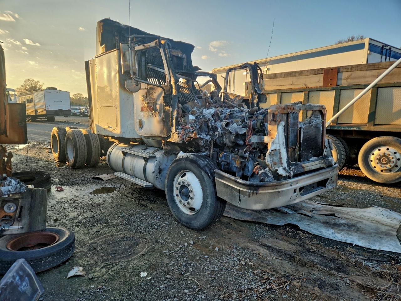 Lot #3296222444 2007 INTERNATIONAL 9200