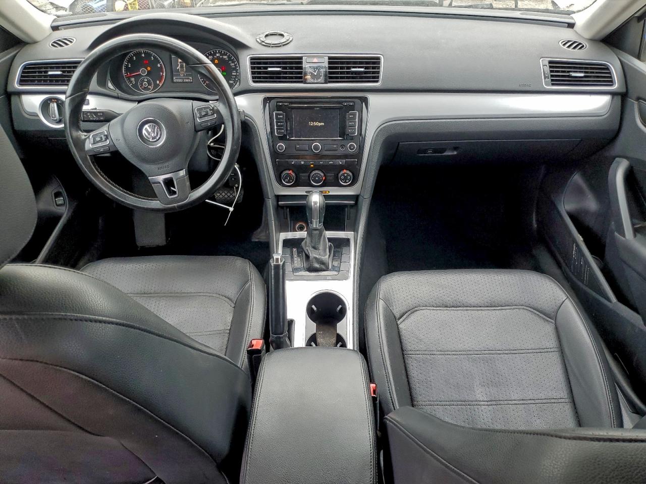 VOLKSWAGEN PASSAT SE