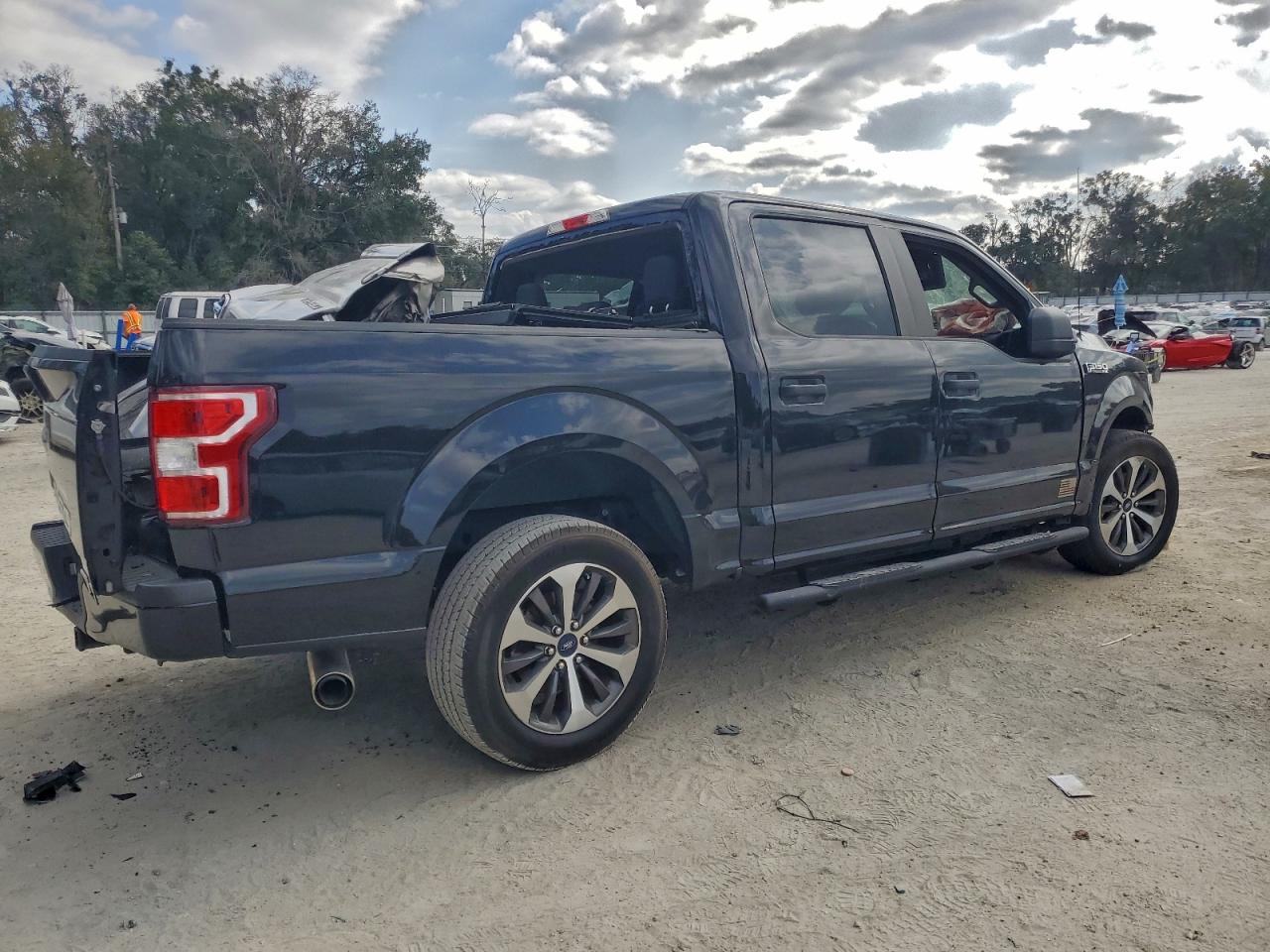 FORD F-150 SUPERCREW