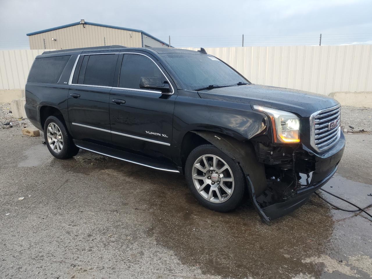 GMC YUKON K1500 SLT