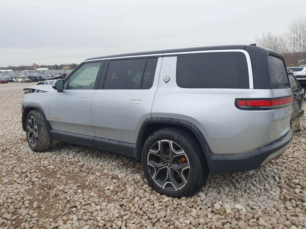 RIVIAN R1S ADVENTURE