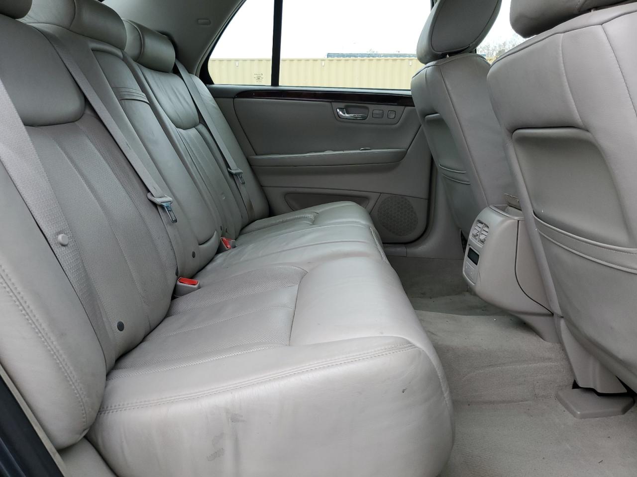 CADILLAC DTS PREMIUM COLLECTION