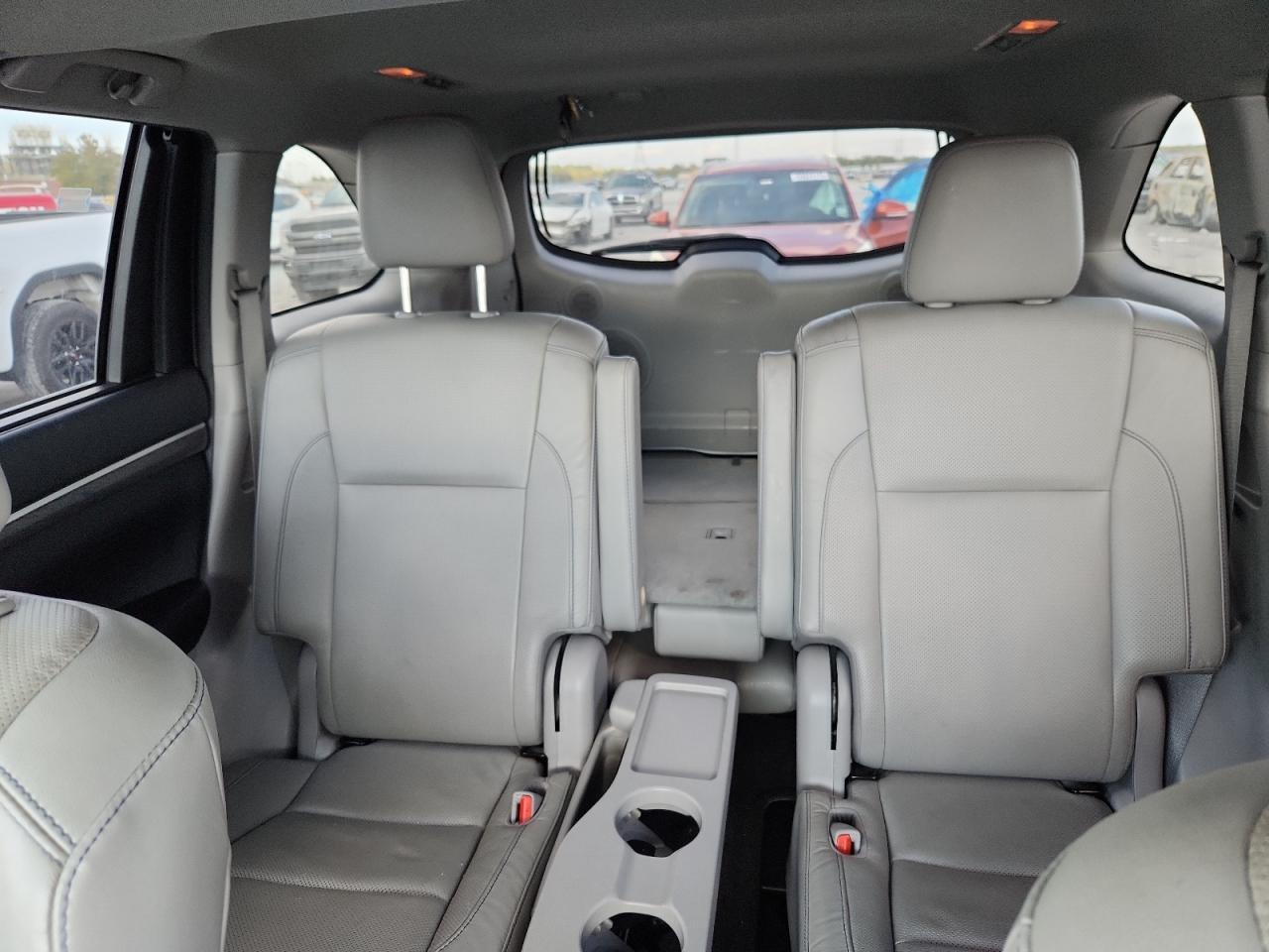 TOYOTA HIGHLANDER LIMITED