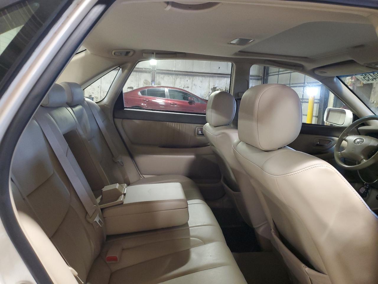 Lot #3298124173 2002 TOYOTA AVALON XL