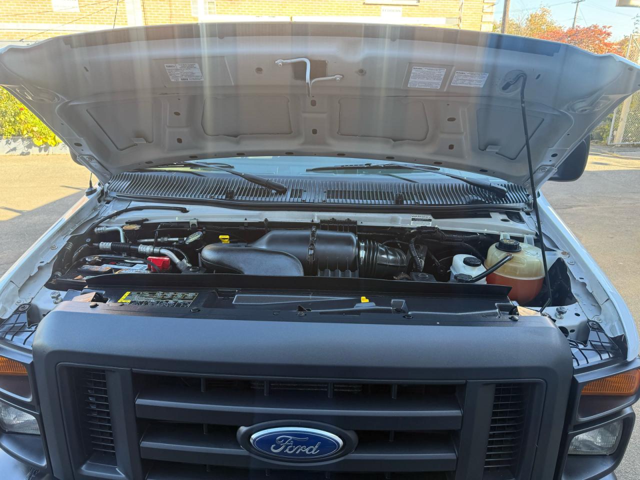 FORD ECONOLINE E250 VAN