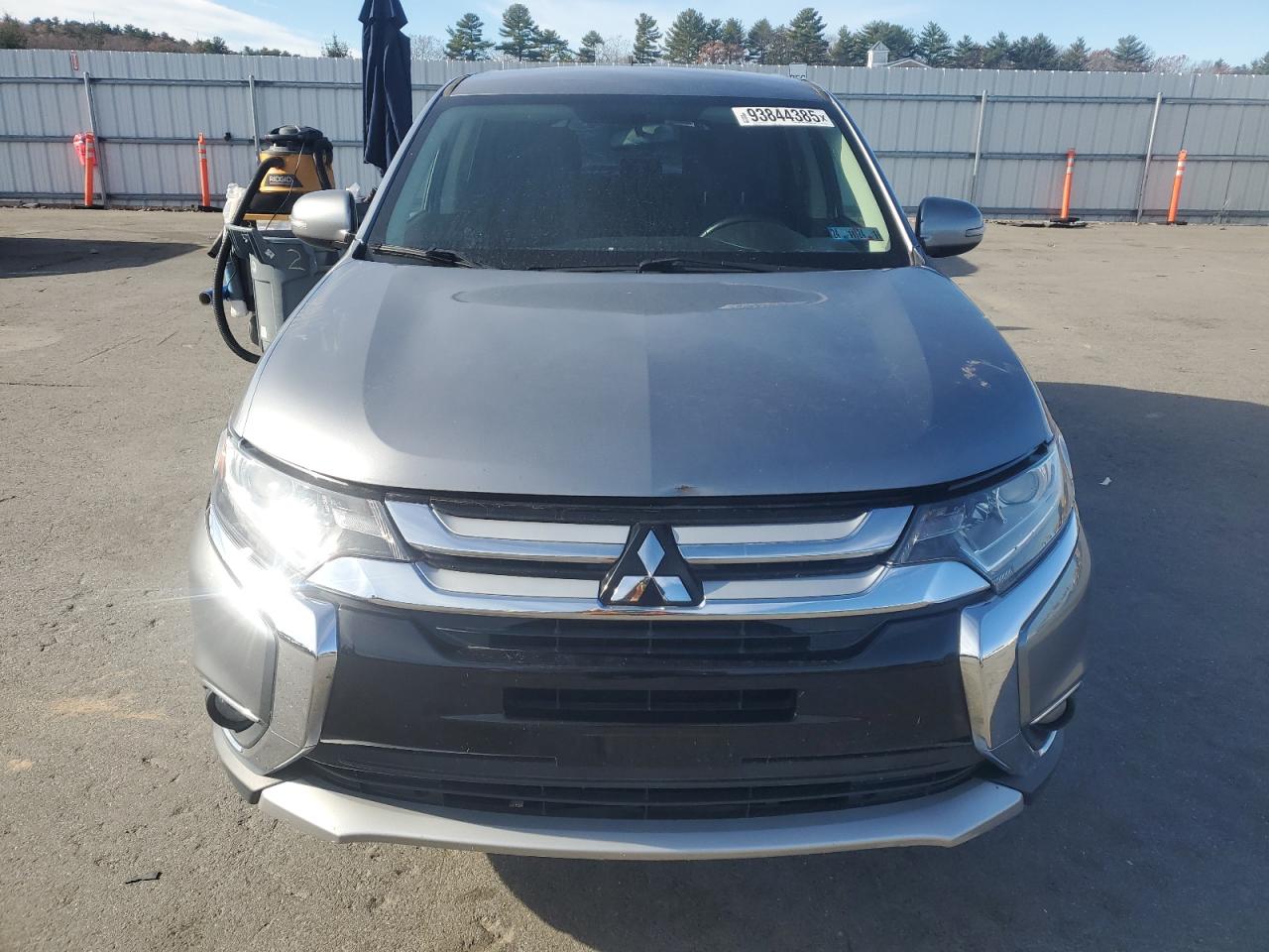MITSUBISHI OUTLANDER SE