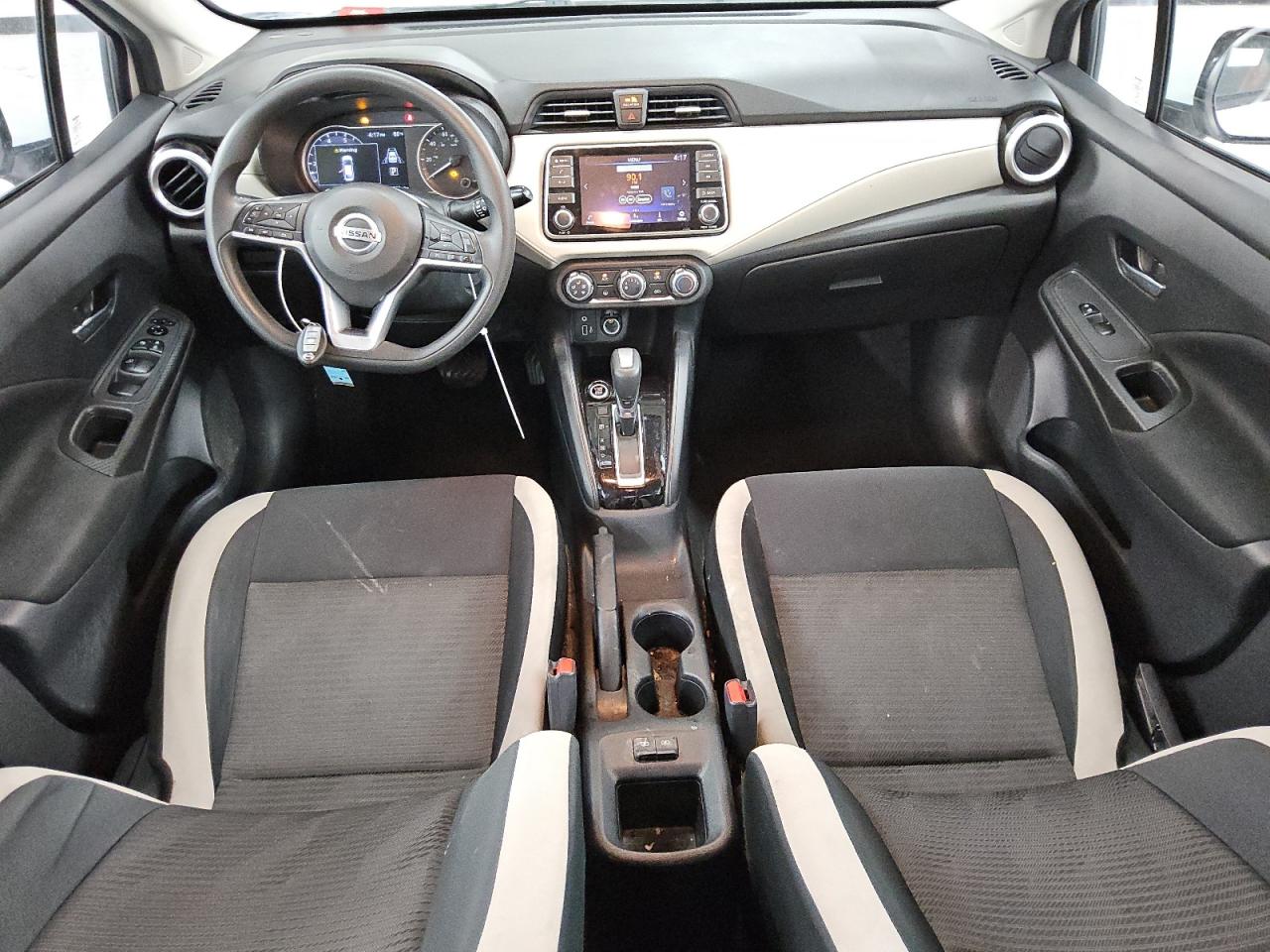 NISSAN VERSA SV