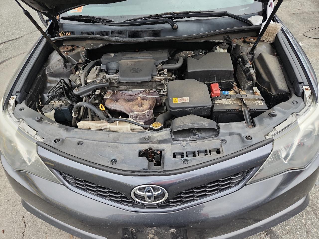 TOYOTA CAMRY BASE
