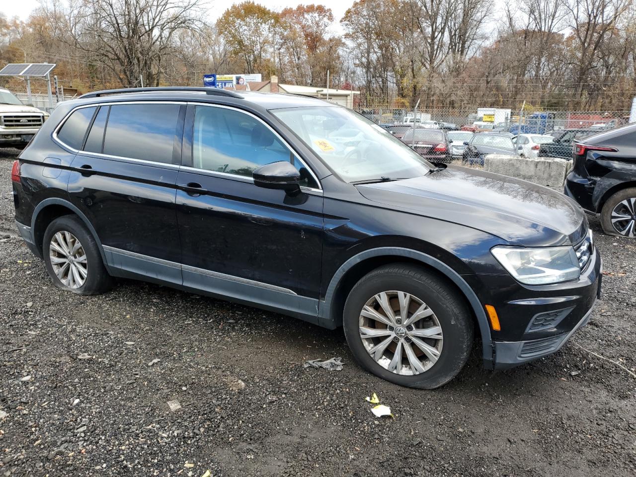 VOLKSWAGEN TIGUAN SE