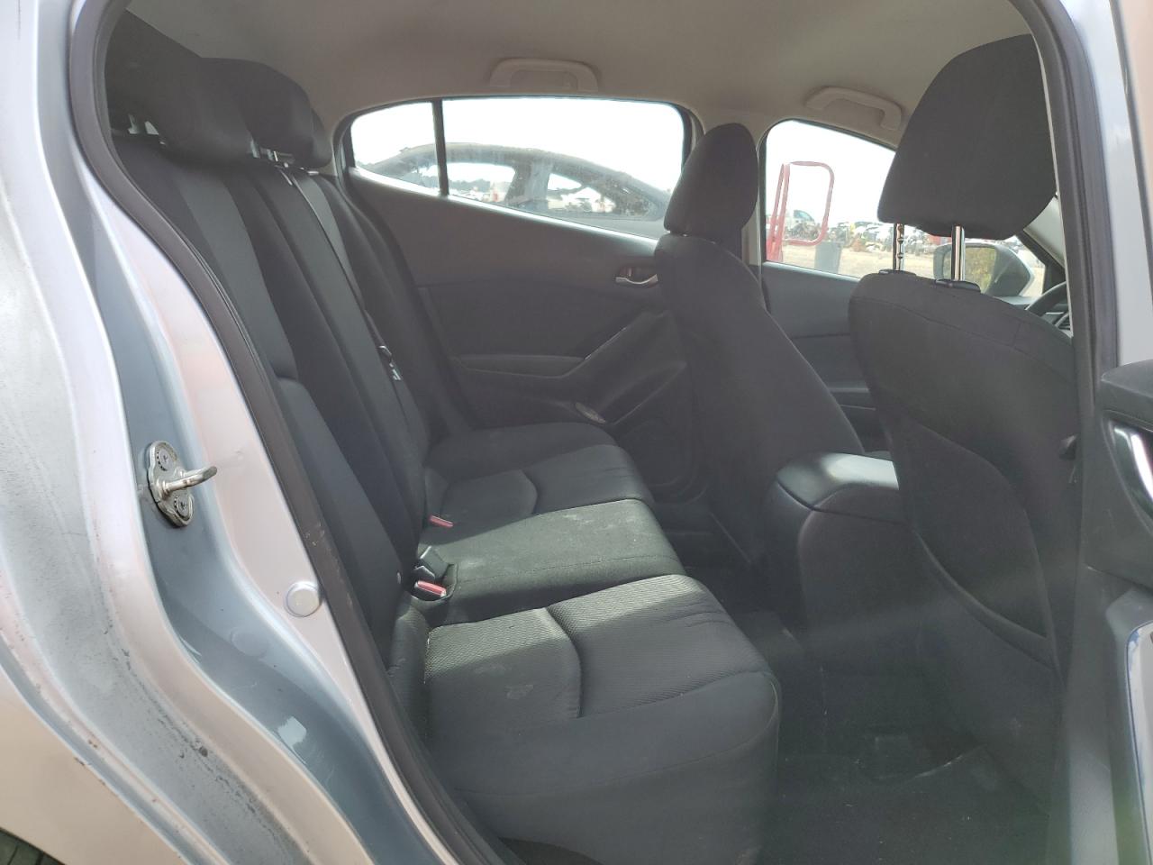 Lot #3316817401 2018 MAZDA 3 SPORT