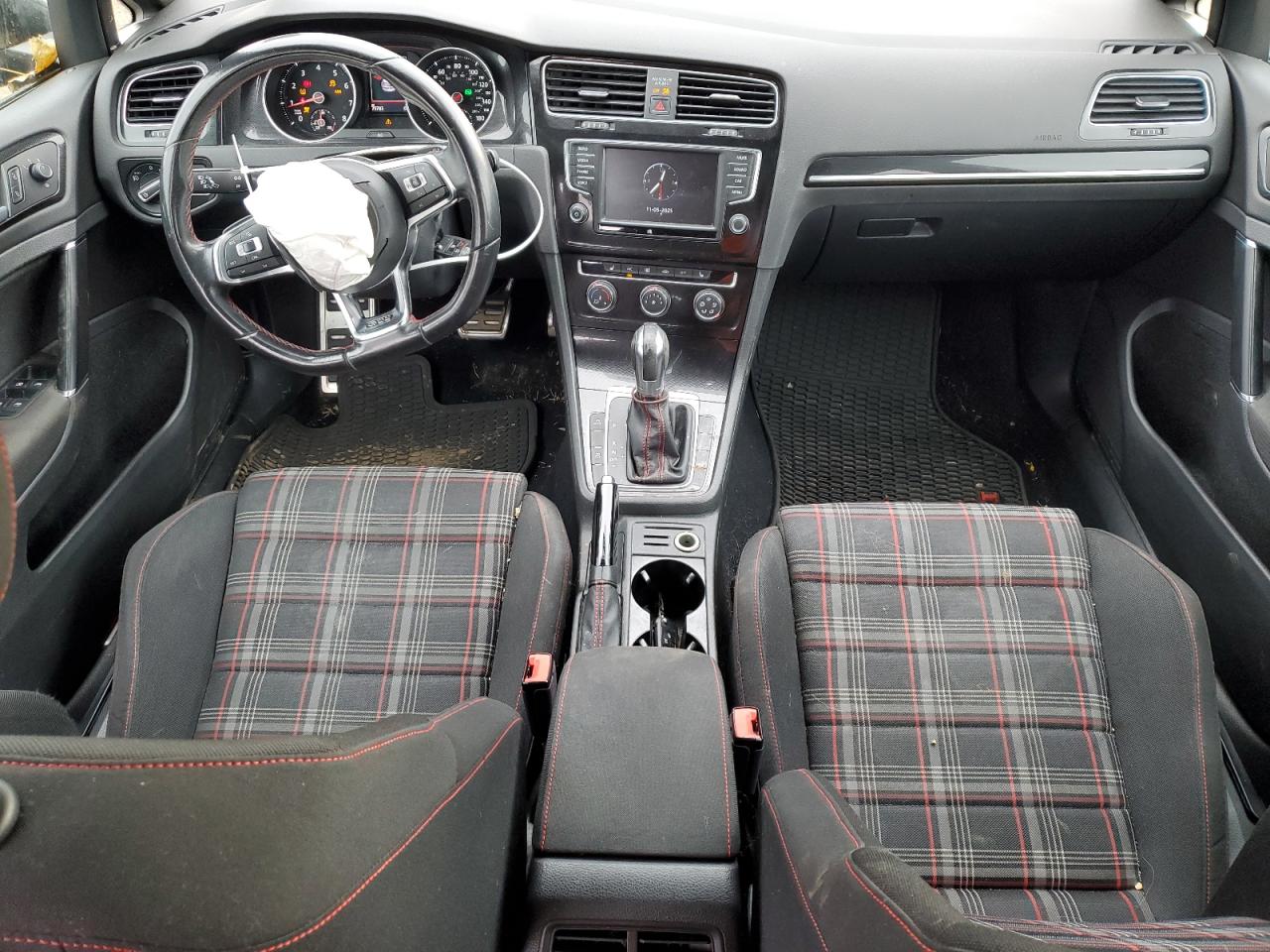 VOLKSWAGEN GOLF GTI S