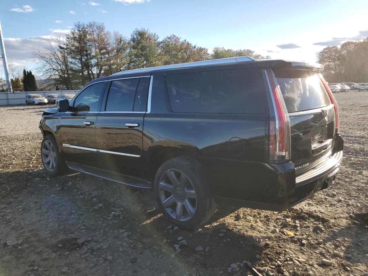CADILLAC ESCALADE ESV LUXURY