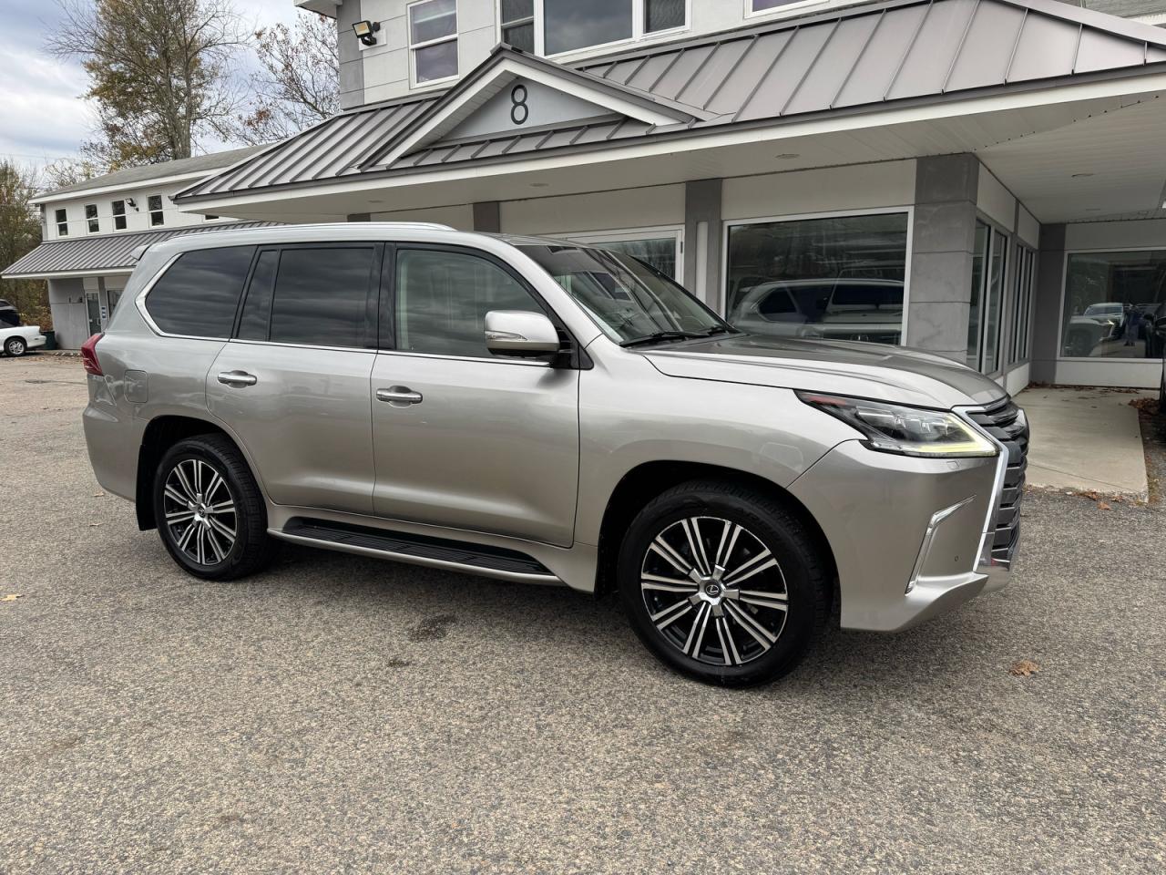 LEXUS LX 570