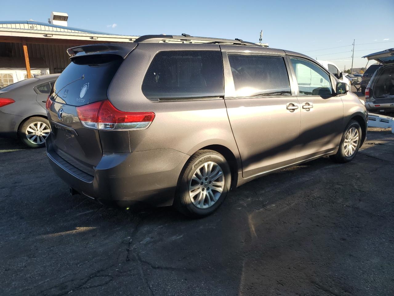 TOYOTA SIENNA XLE