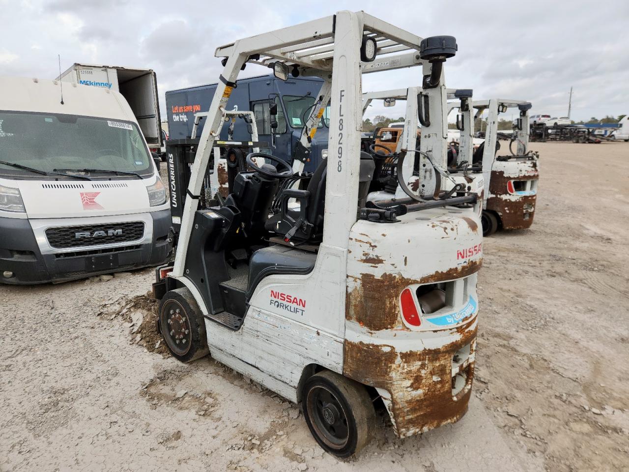 Lot #3304635941 2014 NISS FORKLIFT
