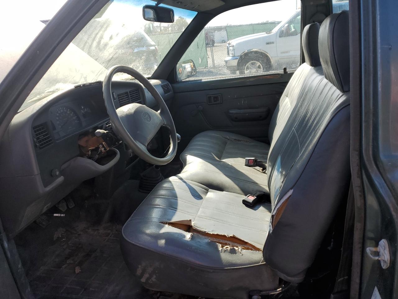 Lot #3285549326 1993 TOYOTA PICKUP 1/2