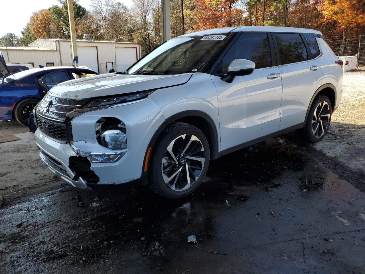 MITSUBISHI OUTLANDER SE