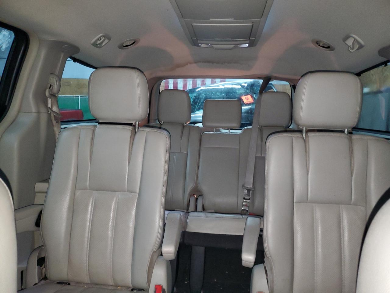 CHRYSLER TOWN & COUNTRY TOURING L