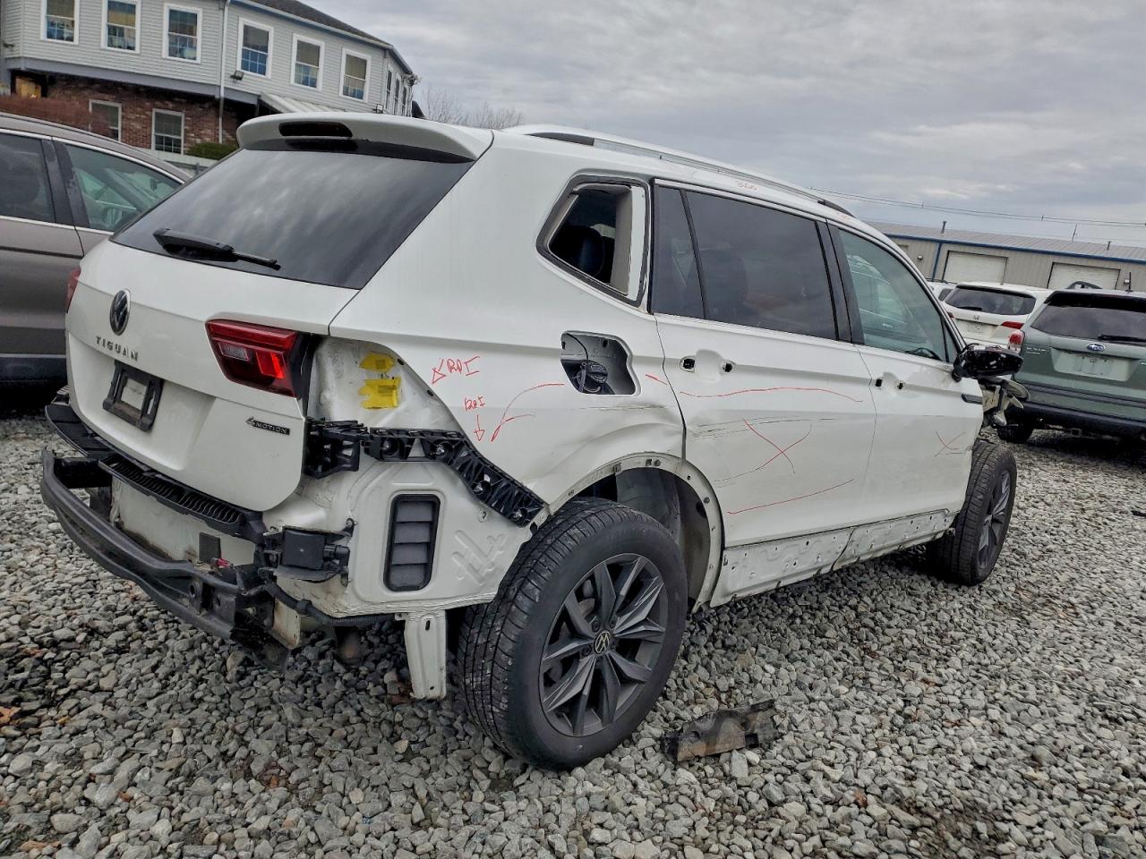 VOLKSWAGEN TIGUAN SE