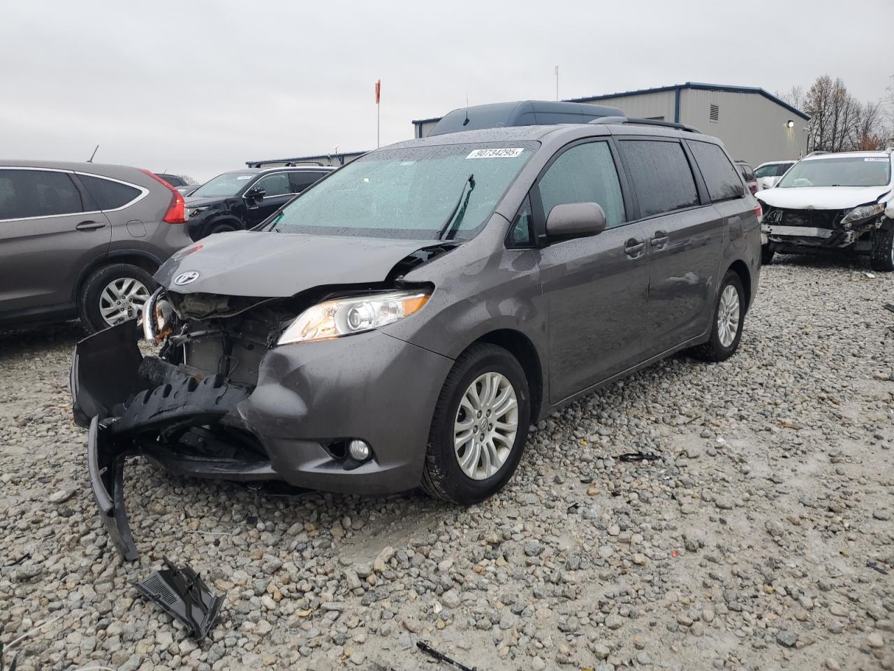TOYOTA SIENNA XLE