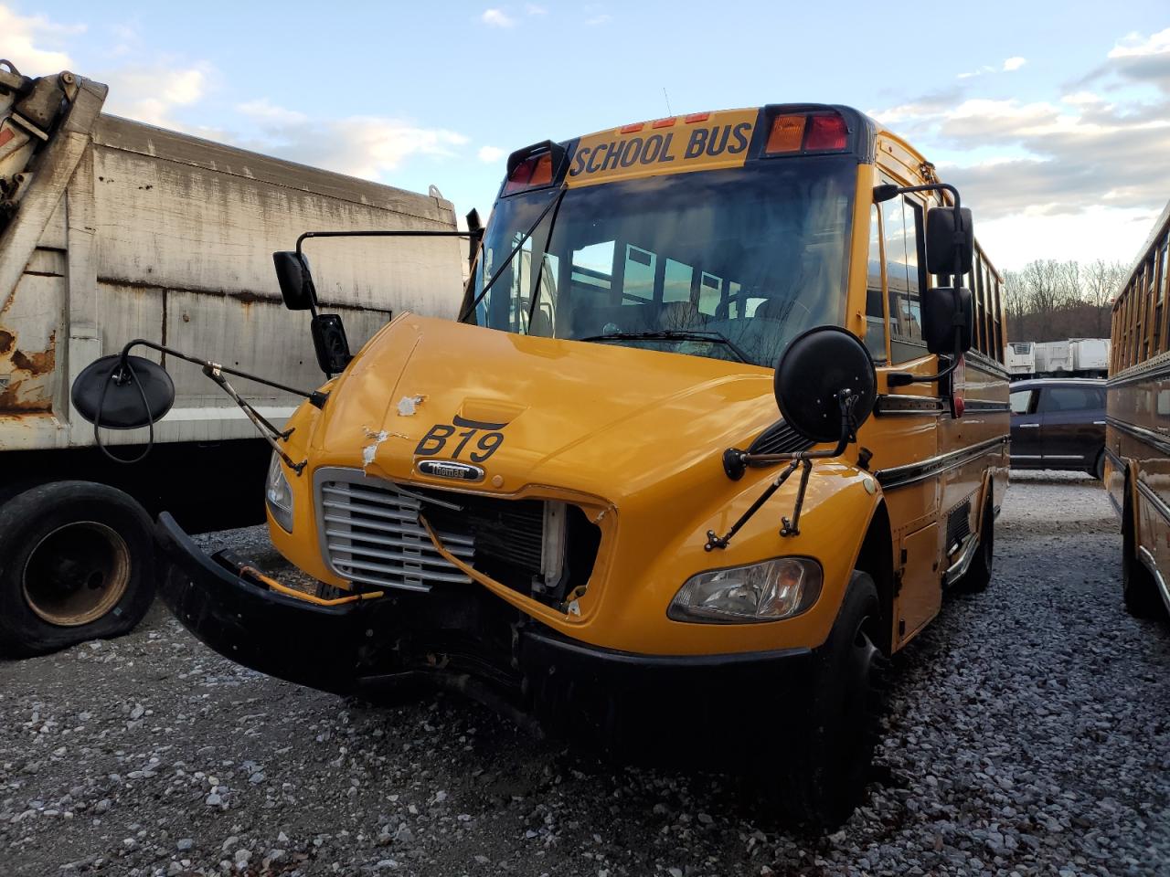 Lot #3291242014 2019 THOM BUS