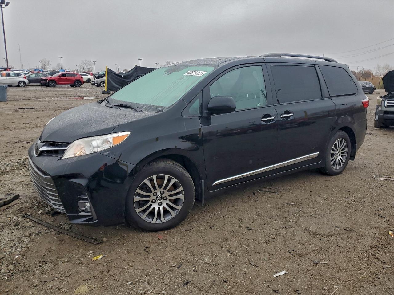 TOYOTA SIENNA XLE
