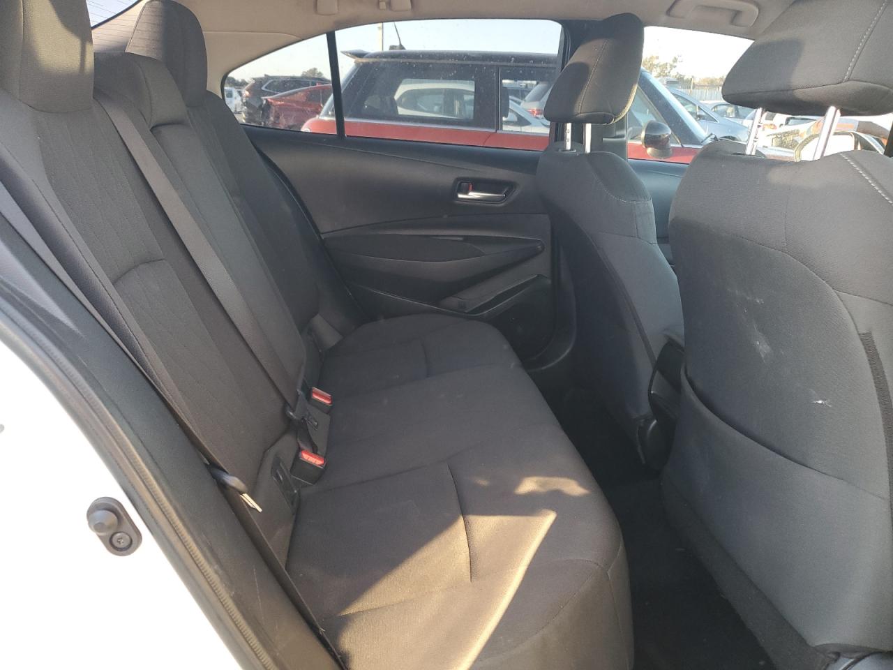 Lot #3310302128 2020 TOYOTA COROLLA LE